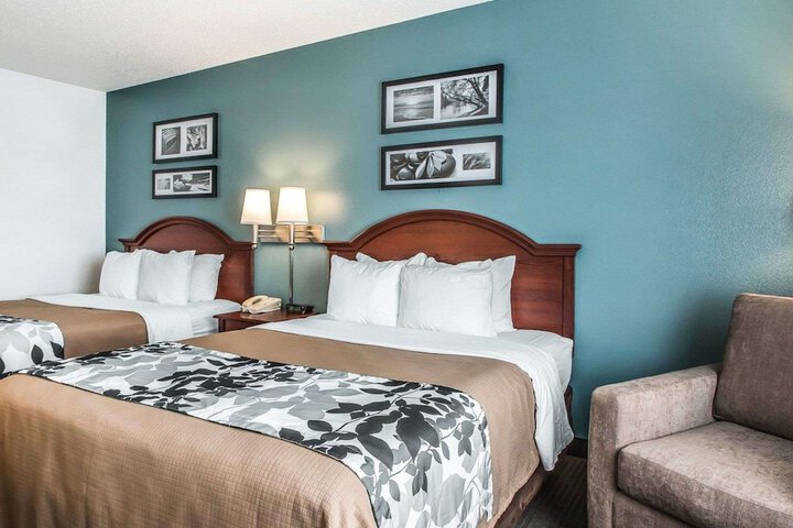 Double Room 2 Queen Beds (2 of 4)