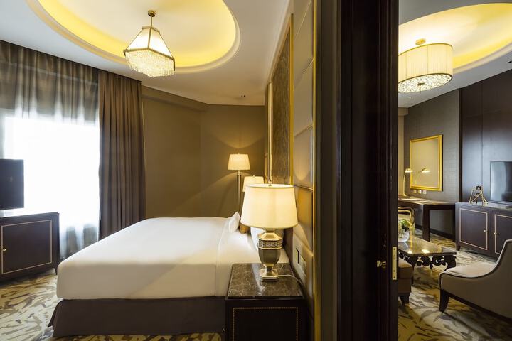 Room 4 of 46