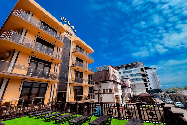 IDEAL HOTEL