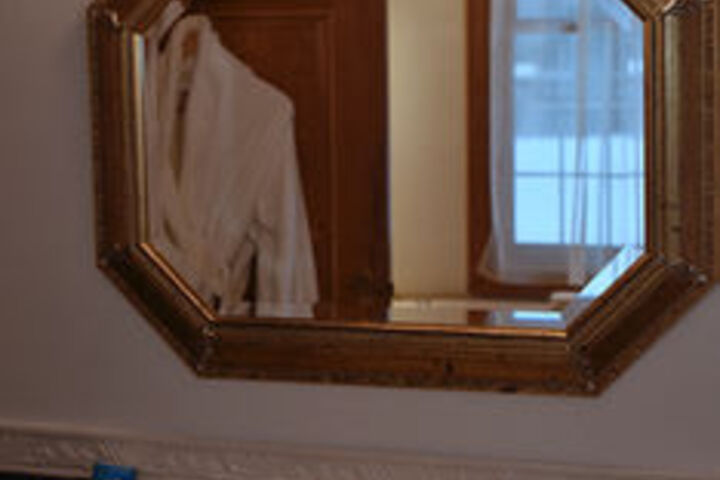 Room 2 of 21