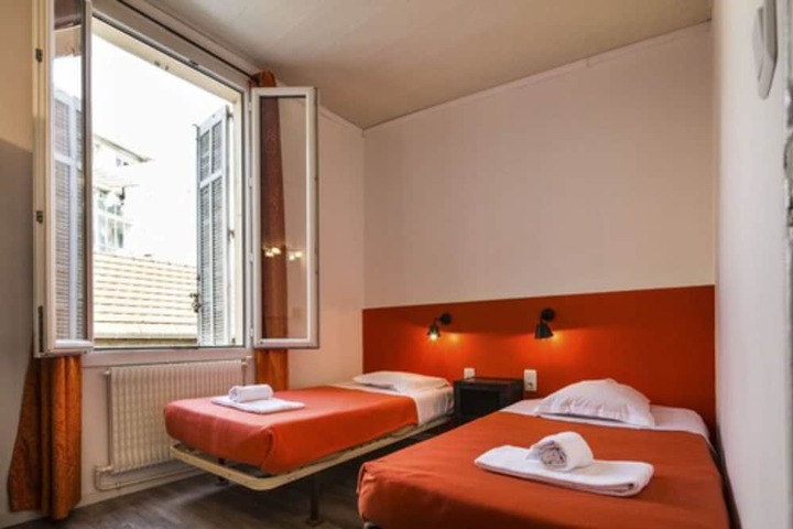 Room 16 of 41