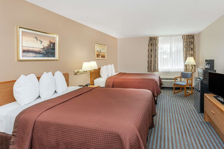 Room 8 of 14