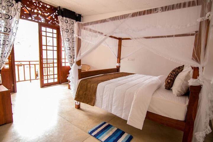 Room 3 of 20
