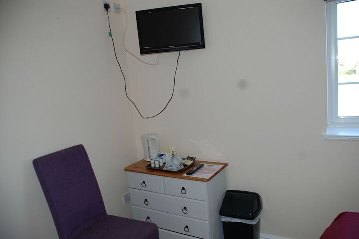 Room 10 of 18