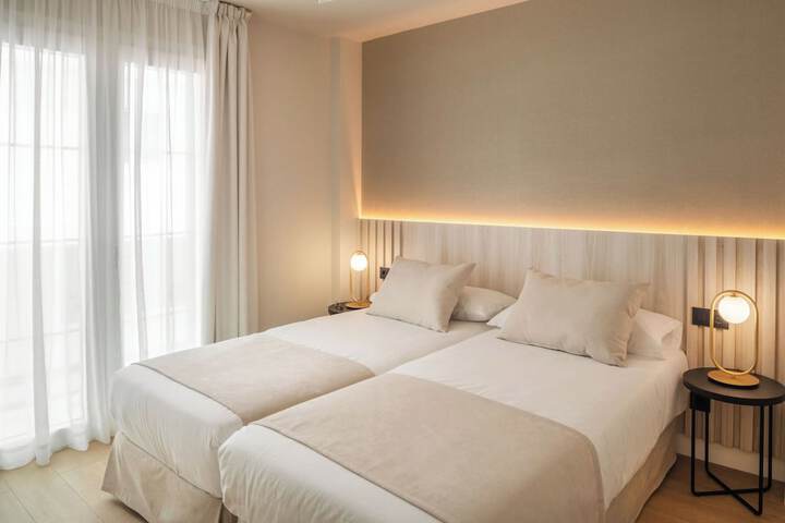 Room 3 of 35