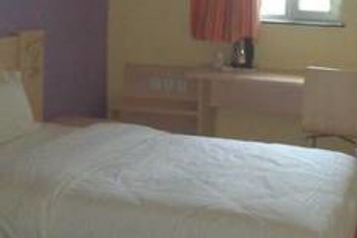 Room 19 of 24