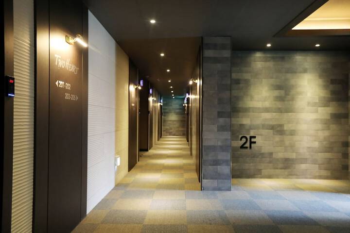Ballroom/Hall 21 of 23