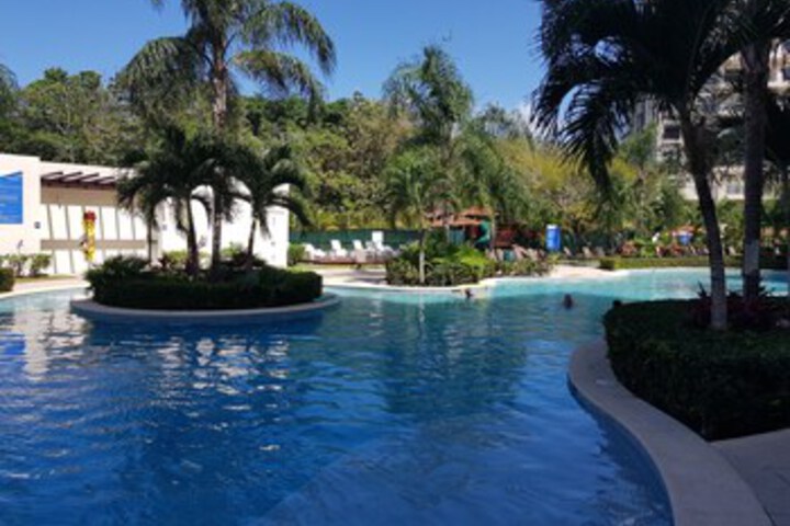 Pool 19 of 25