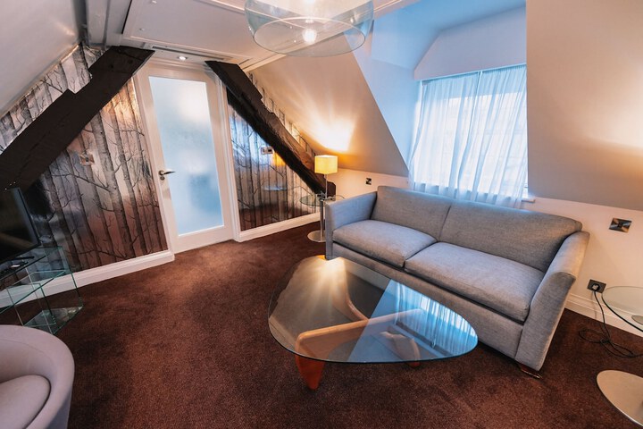 Room 9 of 178
