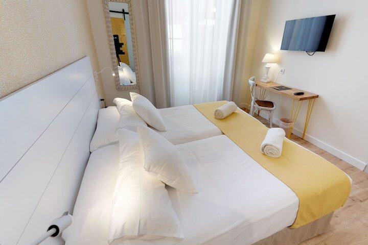 Room 6 of 35