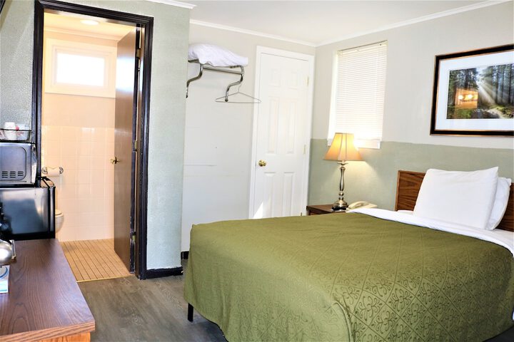 Room 11 of 20