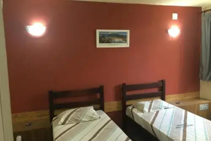 Room 3 of 13