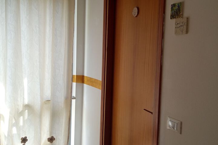 Room 13 of 36