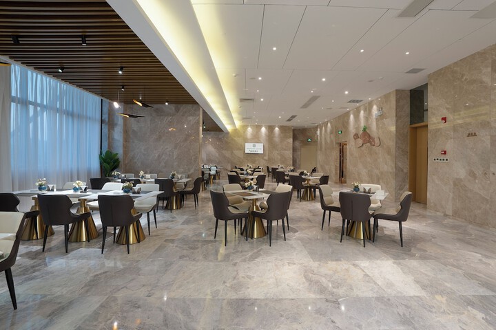 Dining 60 of 83