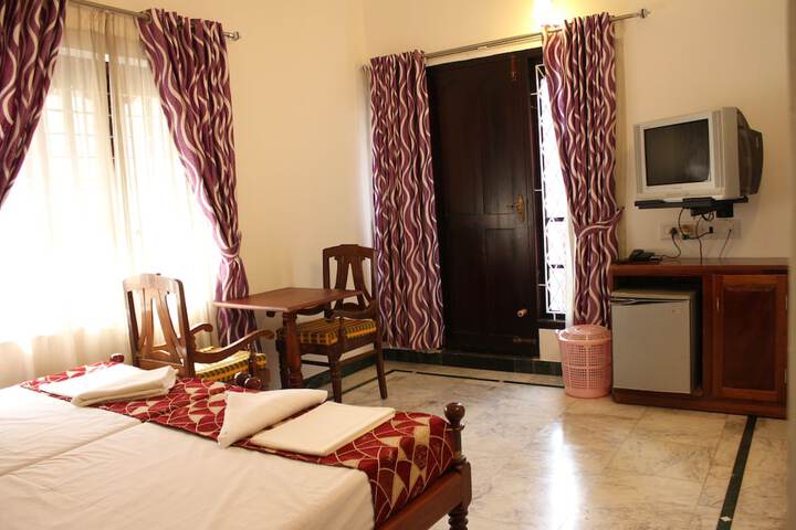 Room 2 of 4