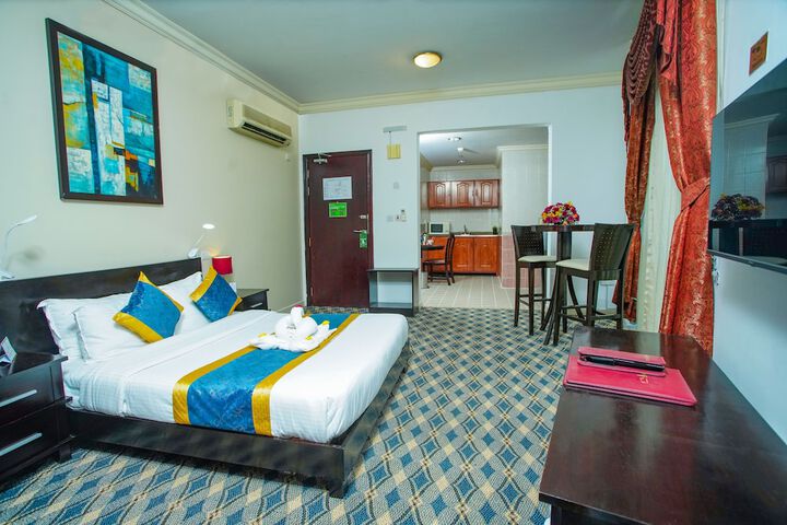 Room 10 of 37