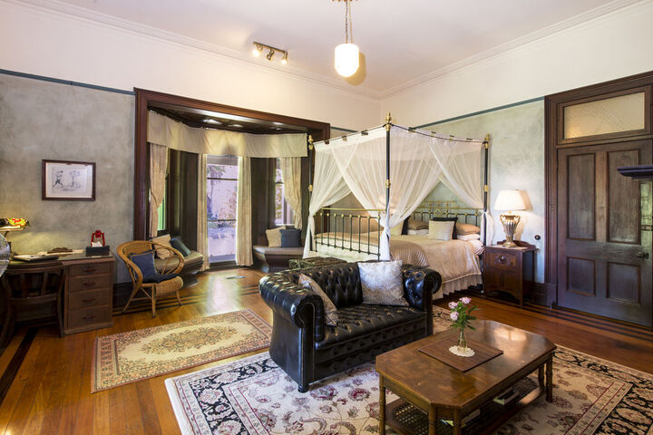 Room 10 of 85