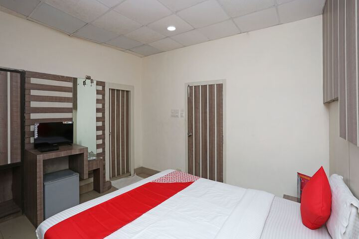 Room 13 of 20