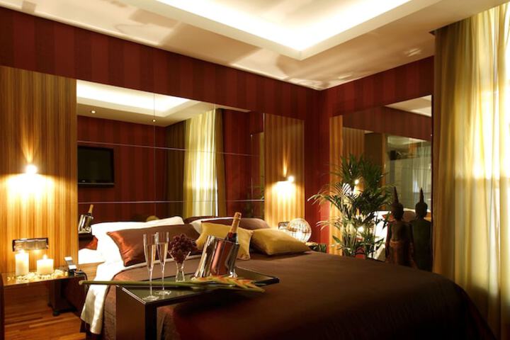 Room 37 of 74