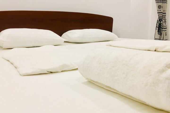 Room 6 of 19