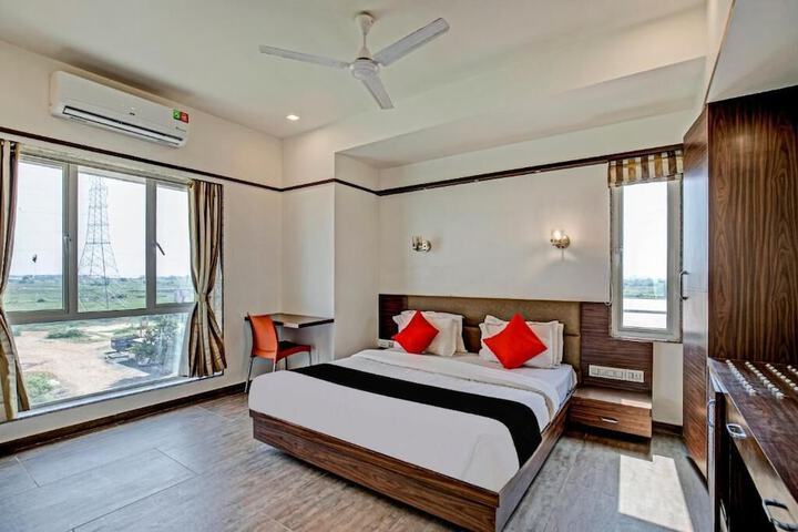 Room 3 of 20