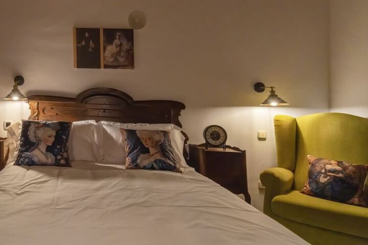 Room 9 of 51
