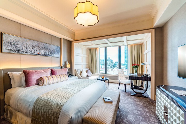 Room 3 of 109