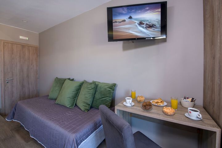 Room 5 of 24