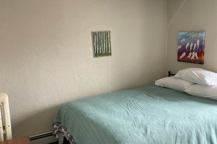 Room 42 of 99