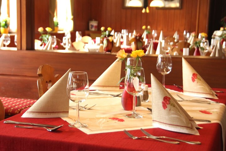 Dining 36 of 51