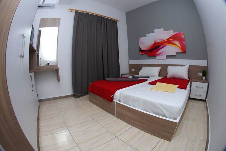 Room 13 of 38