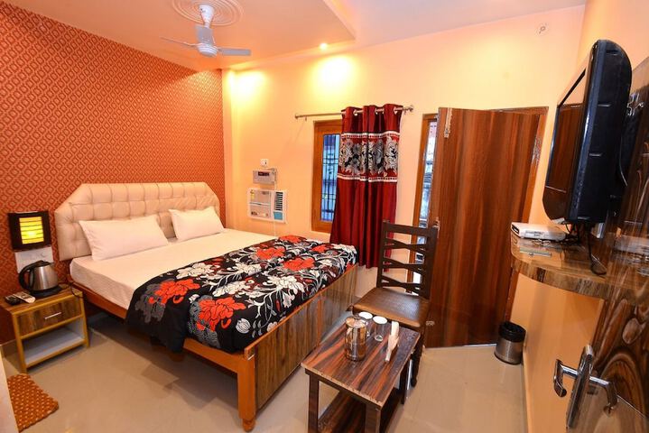 Room 3 of 19