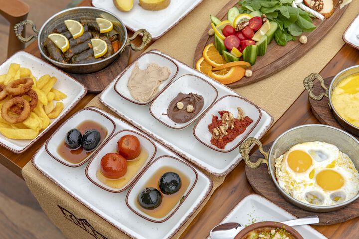 Breakfast/Coffee Service 70 of 102