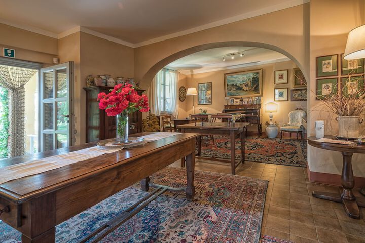 Entrance & Lobby