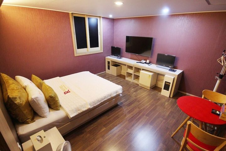 Room 7 of 59