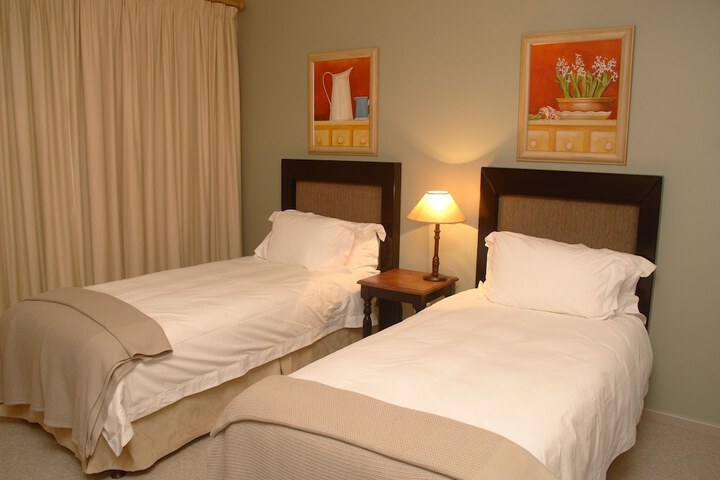 Room 4 of 34