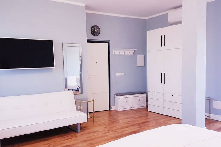 Room 26 of 105