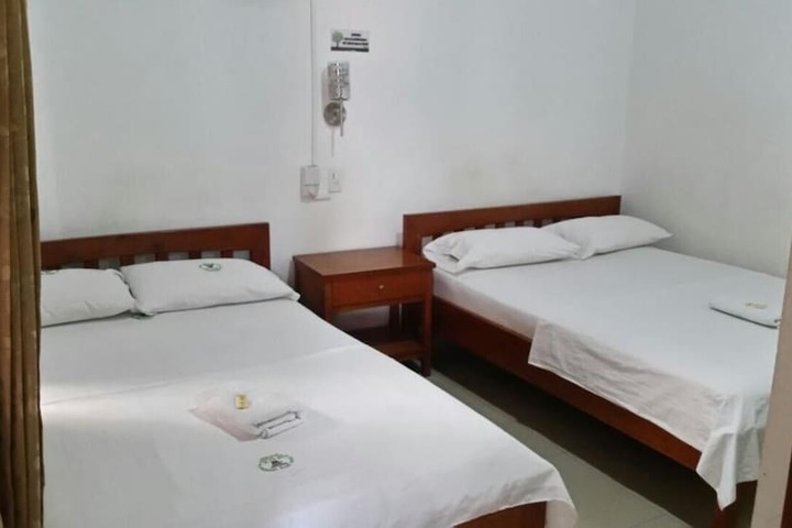 Room 4 of 13