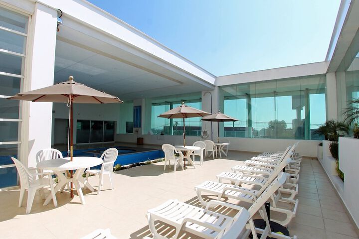 Pools & Facilities