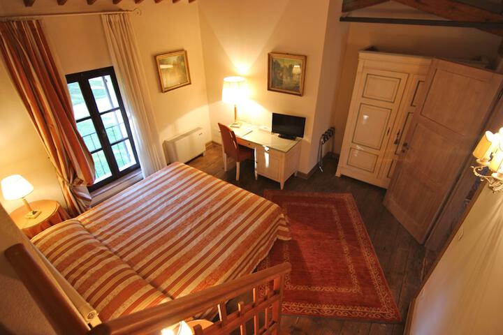 Room 26 of 175