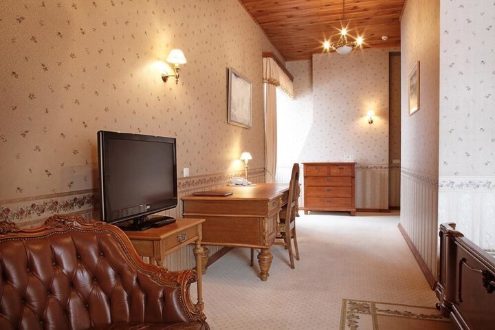 Room 5 of 5