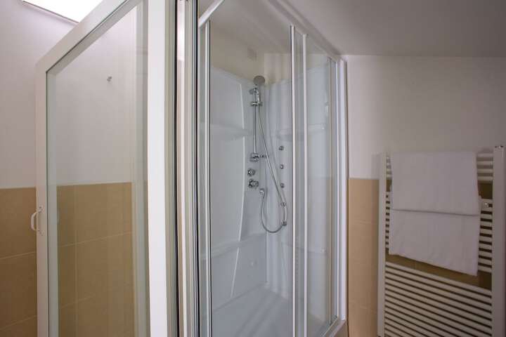 Room 20 of 32