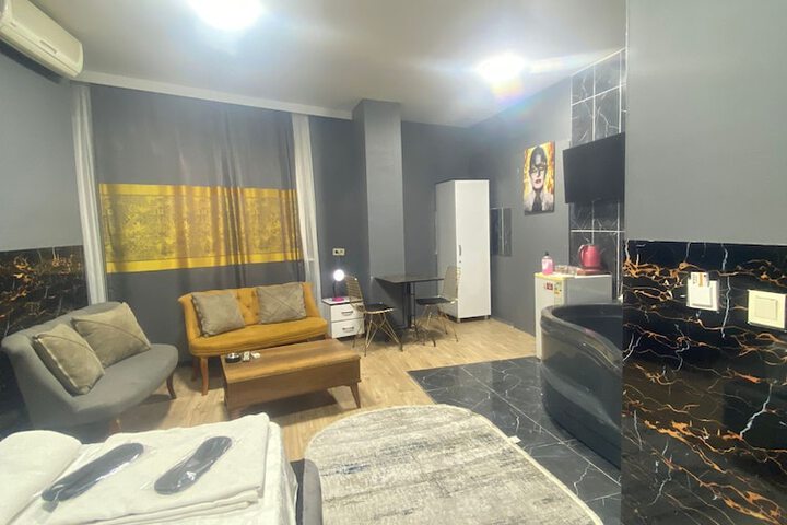 Room 21 of 45