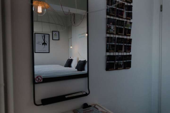 Room 8 of 65