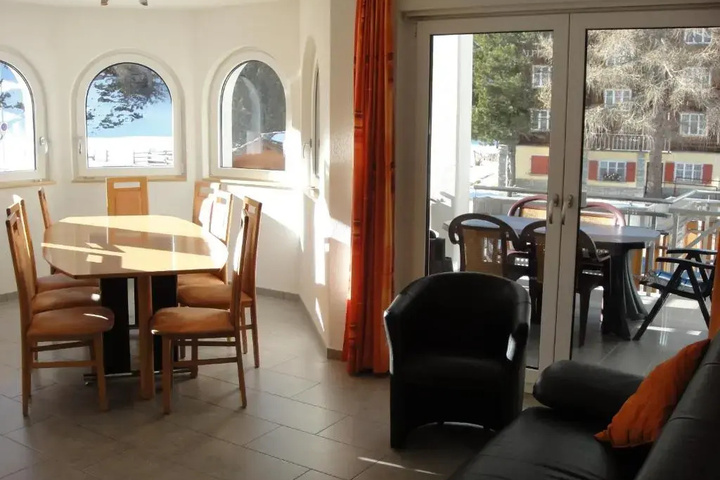 Terrace/Patio 4 of 9