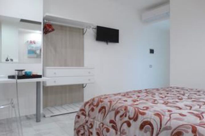 Room 16 of 31
