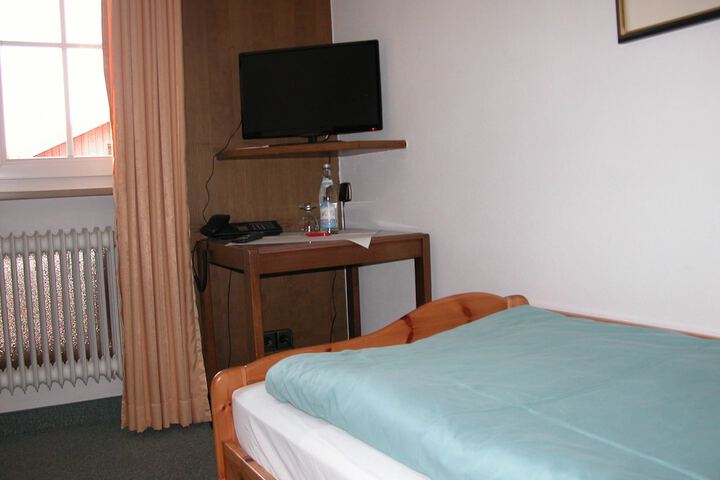 Room 6 of 66