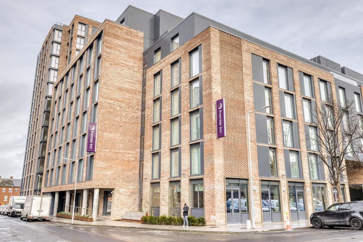 Premier Inn Dublin Cc The Liberties