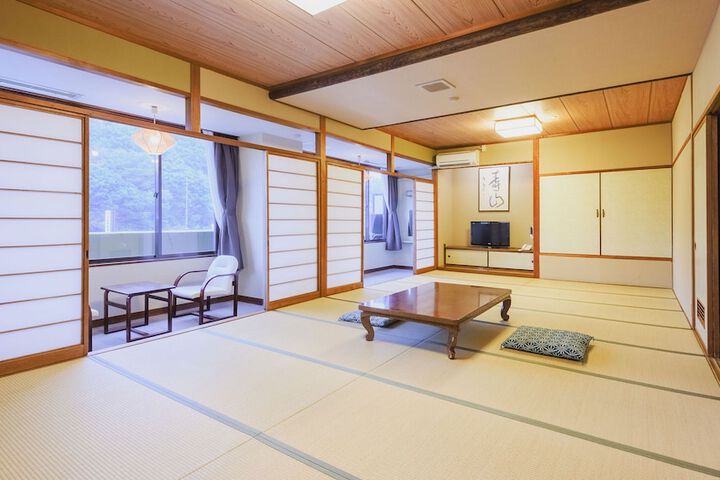 Room 15 of 49