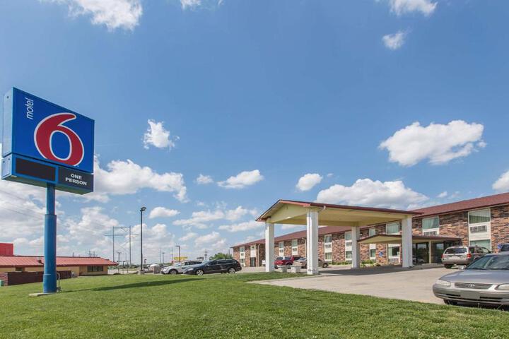 Motel 6 Omaha Ne Central in Omaha, NE